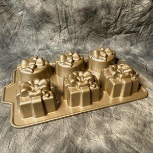 Nordic Ware Gold Touch Present Cakelette Pan